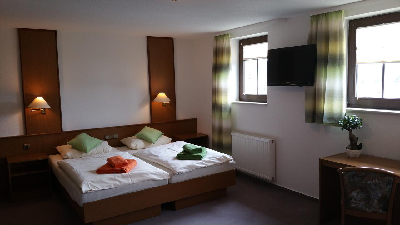 Hotel Am Markt Ehrenfriedersdorf ภายนอก รูปภาพ