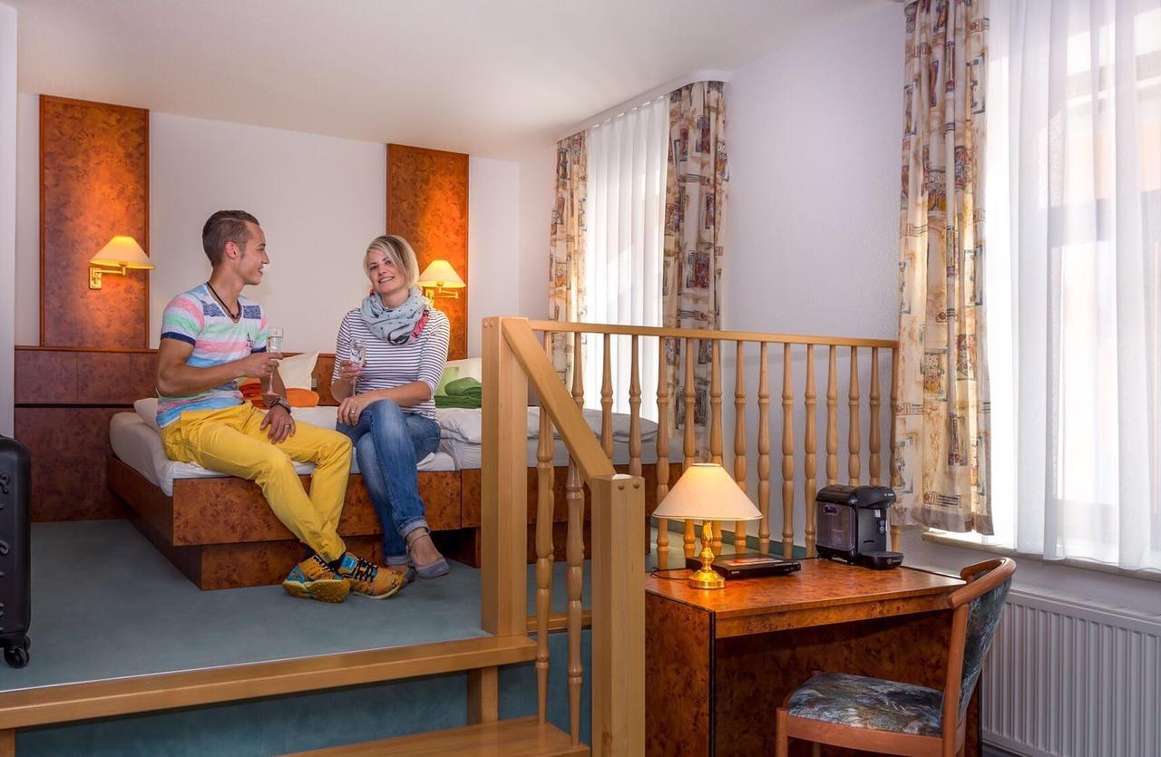Hotel Am Markt Ehrenfriedersdorf ภายนอก รูปภาพ