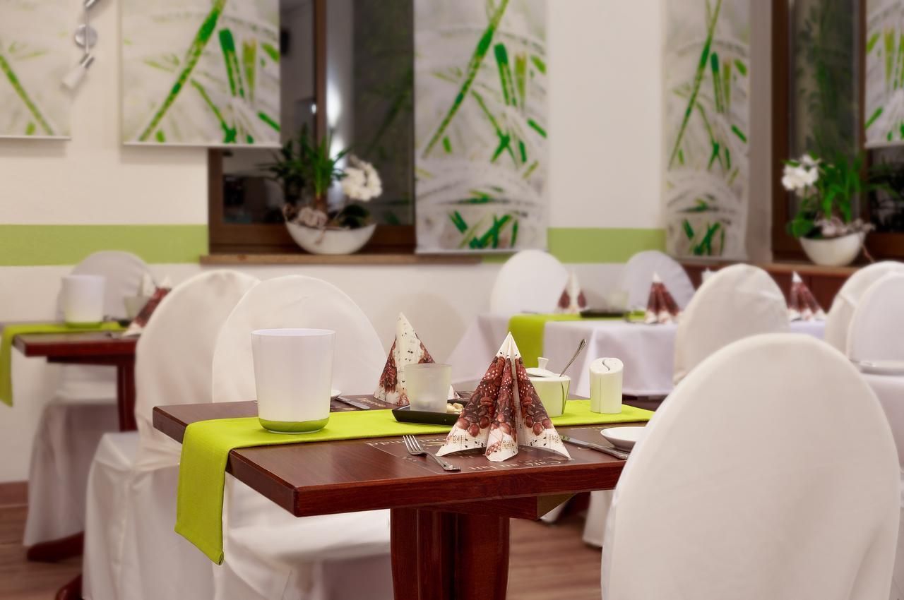 Hotel Am Markt Ehrenfriedersdorf ภายนอก รูปภาพ